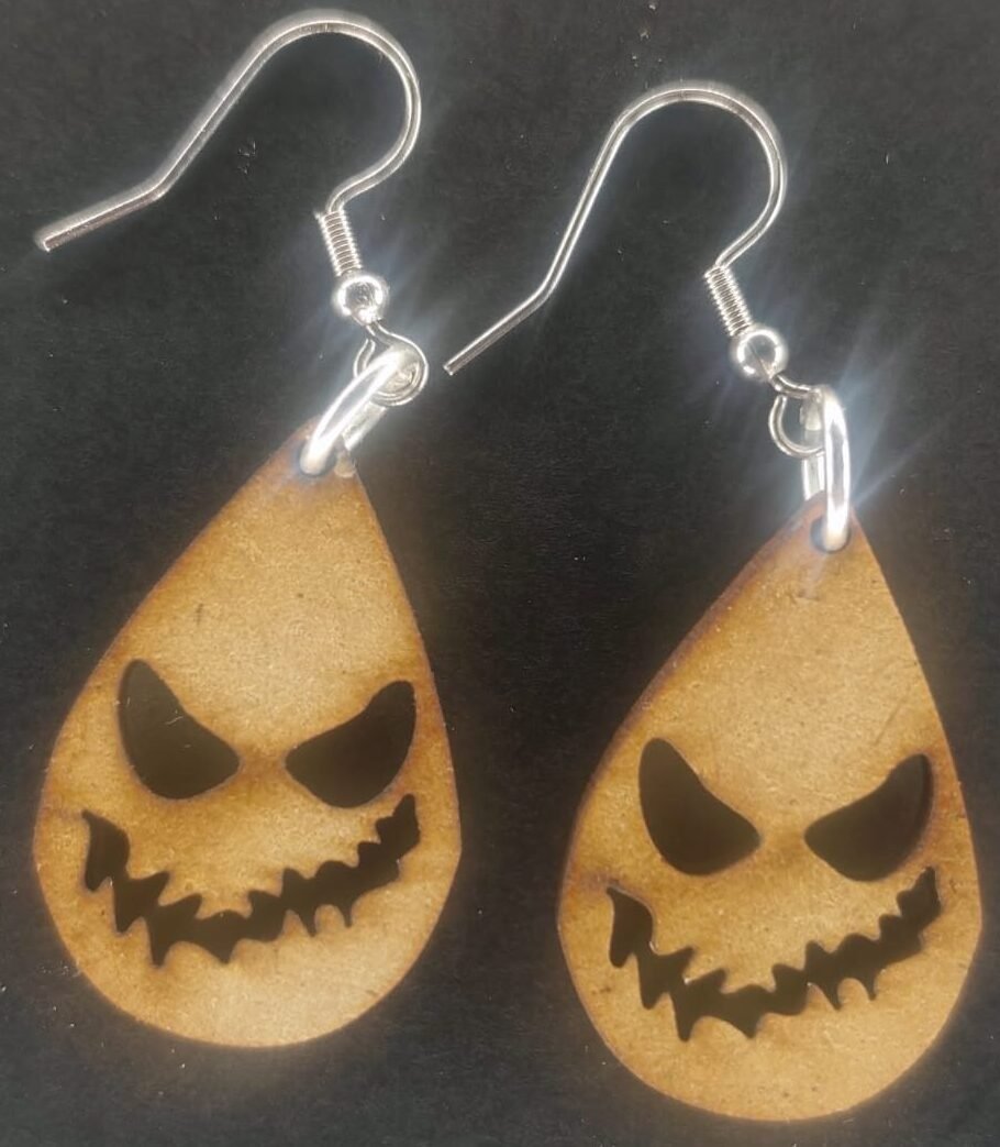 Aretes Cara de fantasma con dientes MDF 3 mm natural