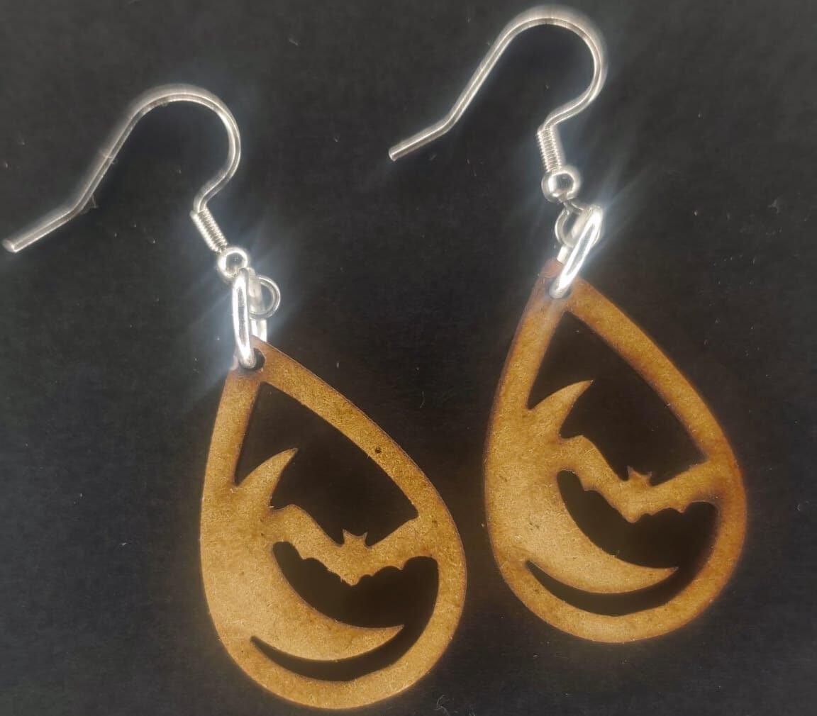 Aretes Murciélago con luna MDF 3 mm natural